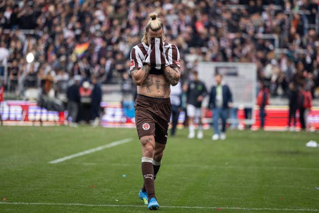 Football, 1st BL, FC St. Pauli relegated to the second division