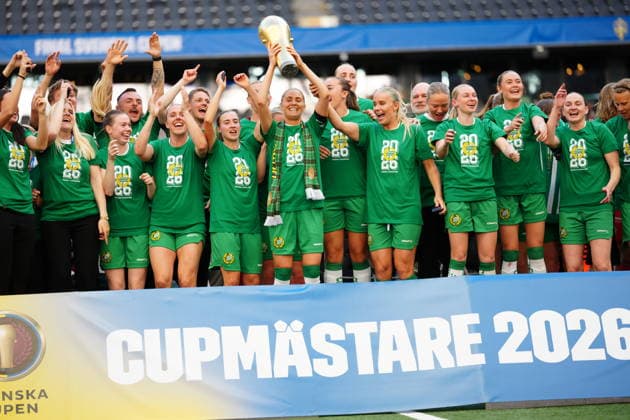 STOCKHOLM, SWEDEN 20260516 Hammarby s team celebrates after becoming cup champions in Saturday s final match of the Swedish Cup between Hammarby IF and BK Häcken FF at 3Arena STOCKHOLM SWEDEN x10658x  Copyright: xMagnusxLejhall TTx SWEDISH CUP FINAL HAMMARBY HOCKEY