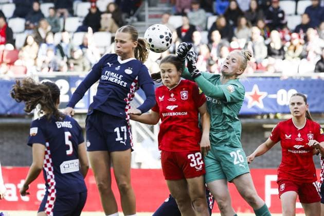ROTTERDAM - (lr) Lore Jacobs of PSV, Jette Wieferink of FC Twente, PSV goalkeeper Moon Biegel Esteves during the KNVB Women s Cup final match between FC Twente (women) and PSV (women) at Sparta Stadion Het Kasteel on 16 May 2026 in Rotterdam, the Netherlands. BAS CZERWINSKI ANP Women s Eurojackpot KNVB Beker - Final 2025-2026 xVIxANPxSportx xxANPxIVx 558460823 originalFilename: 558460823.jpg
