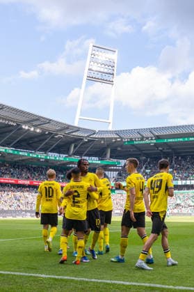16 05 2026, Matchday 34 in Bundesliga 1, SV Werder Bremen Borussia Dortmund BVB players celebrate the 0 2 goal by Yan Couto Borussia Dortmund Bremen Weserstadion Bremen Germany xRHR PHOTO DEx Copyright: DennisxEwert RHR-FOTOx RHR-FOTO DE