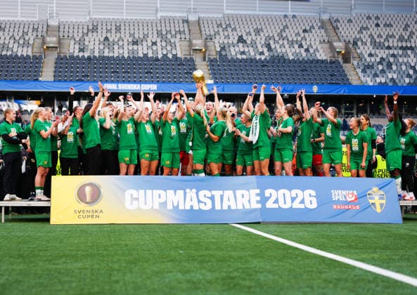 STOCKHOLM, SWEDEN 20260516 Hammarby s team celebrates after becoming cup champions in Saturday s final match of the Swedish Cup between Hammarby IF and BK Häcken FF at 3Arena STOCKHOLM SWEDEN x10658x  Copyright: xMagnusxLejhall TTx SWEDISH CUP FINAL HAMMARBY HOCKEY