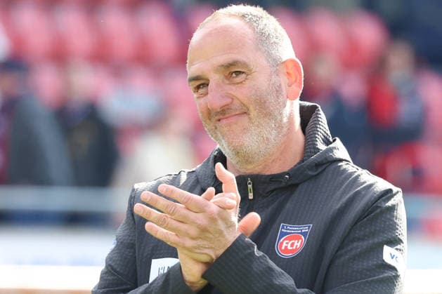 16 05 2026, xrekx, Fussball 1 Bundesliga, 1 FC Heidenheim FSV Mainz 05 v l Frank Schmidt coach 1 FC Heidenheim 1846 thanks the fans, the player thanks the fans for their support DFL DFB REGULATIONS PROHIBIT ANY USE OF PHOTOGRAPHS as IMAGE SEQUENCES and or QUASI VIDEO Heidenheim