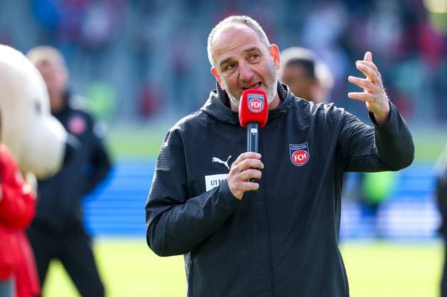 Head coach Frank Schmidt 1FC Heidenheim 1846 thanks the fans with a flaming speech despite relegation,, 1 FC Heidenheim vs 1 FSV Mainz 05, football, men, Bundesliga, DFL, season 2025 2026, 34 matchday, second round, 16 05 2026 DFB regulations prohibit any use of photographs as image sequences and or quasi video Heidenheim Baden Wuerttemberg Germany Copyright: xkolbert-press MartinxAgüerax