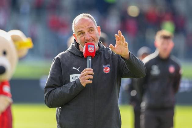 Head coach Frank Schmidt 1FC Heidenheim 1846 thanks the fans with a flaming speech despite relegation,, 1 FC Heidenheim vs 1 FSV Mainz 05, football, men, Bundesliga, DFL, season 2025 2026, 34 matchday, second round, 16 05 2026 DFB regulations prohibit any use of photographs as image sequences and or quasi video Heidenheim Baden Wuerttemberg Germany Copyright: xkolbert-press MartinxAgüerax