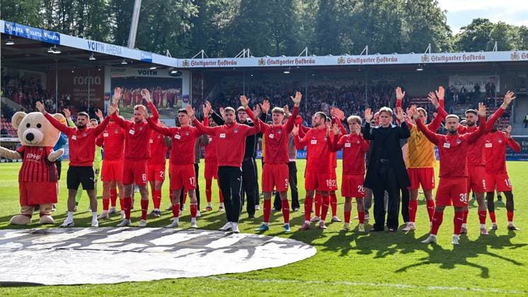 GER, 1 FBL, 1 FC Heidenheim vs 1 FSV Mainz 05 16 05 2026, Voith Arena, Heidenheim, GER, 1 FBL, 1 FC Heidenheim vs 1 FSV Mainz 05, in the picture Heidenheim players after the match, disappointment, encouragement and thanks from the fans nordphotoxGmbHx xHafner nph00200