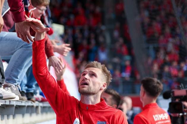 Patrick Mainka 6 1FC Heidenheim 1846 disappointed with the fans after the match, 1 FC Heidenheim vs 1 FSV Mainz 05, Football, Men, Bundesliga, DFL, Season 2025 2026, 34 Matchday, Review, 16 05 2026 DFB regulations prohibit any use of photographs as image sequences and or quasi video Heidenheim Baden Wuerttemberg Germany Copyright: xkolbert-press MartinxAgüerax