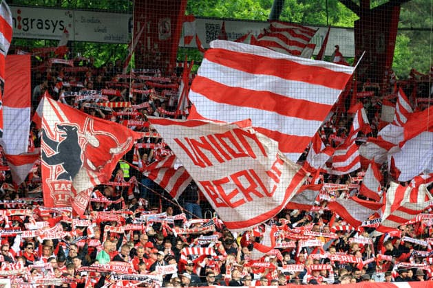DEU, DFL, 1 FBL, 1 FC Union vs FC Augsburg, 16 05 2026, Stadion Alte Foersterei, Berlin, DEU, DFL, 1 FBL, 1 FC Union vs FC Augsburg, im Bild 1 FC Union Fans, Fahnen DFL regulations prohibit any use of Photographs as image sequences and or quasi video nordphotoxGmbHx xEngler nph00076