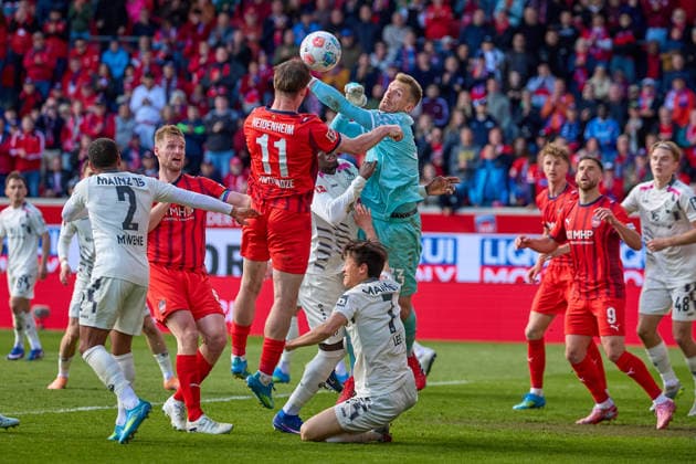 Goal chance Budu Zivzivadze 1 FC Heidenheim, 11 vs Daniel Batz 1 FSV Mainz 05, 33 GER, 1 FC Heidenheimn vs FSV Mainz 05, Football, Men, 1 Bundesliga, 34 Matchday, Season 2025 2026, 16 05 2026 DFL, DFB regulations prohibit any use of photographs as image sequences and or quasi video GER, 1 FC Heidenheimn vs FSV Mainz 05, Football, Men, 1 Bundesliga, 34 Matchday, Season 2025 2026, 16 05 2026 Heidenheim Copyright: xEibner-Pressefoto GeraldxOelze-dexStoppanyx EP_ODS