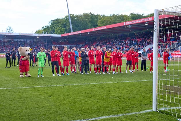 Disappointed Heidenheimer after the end of the match GER, 1 FC Heidenheimn vs FSV Mainz 05, Football, Men, 1 Bundesliga, Matchday 34, Season 2025 2026, 16 05 2026 DFL, DFB regulations prohibit any use of photographs as image sequences and or quasi video GER, 1 FC Heidenheimn vs FSV Mainz 05, Football, Men, 1 Bundesliga, Matchday 34, Season 2025 2026, 16 05 2026 Heidenheim Copyright: xEibner-Pressefoto GeraldxOelze-dexStoppanyx EP_ODS