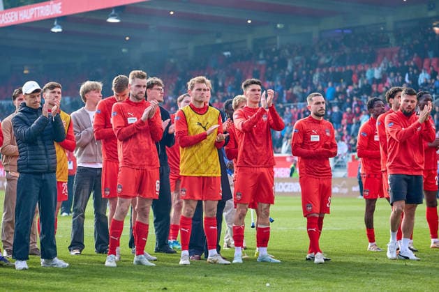Disappointed Heidenheimer after the end of the match GER, 1 FC Heidenheimn vs FSV Mainz 05, Football, Men, 1 Bundesliga, Matchday 34, Season 2025 2026, 16 05 2026 DFL, DFB regulations prohibit any use of photographs as image sequences and or quasi video GER, 1 FC Heidenheimn vs FSV Mainz 05, Football, Men, 1 Bundesliga, Matchday 34, Season 2025 2026, 16 05 2026 Heidenheim Copyright: xEibner-Pressefoto GeraldxOelze-dexStoppanyx EP_ODS