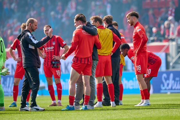 Disappointed Heidenheimer after the end of the match GER, 1 FC Heidenheimn vs FSV Mainz 05, Football, Men, 1 Bundesliga, Matchday 34, Season 2025 2026, 16 05 2026 DFL, DFB regulations prohibit any use of photographs as image sequences and or quasi video GER, 1 FC Heidenheimn vs FSV Mainz 05, Football, Men, 1 Bundesliga, Matchday 34, Season 2025 2026, 16 05 2026 Heidenheim Copyright: xEibner-Pressefoto GeraldxOelze-dexStoppanyx EP_ODS