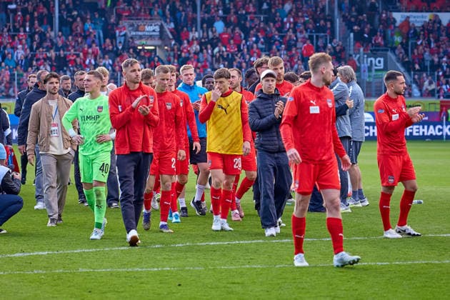 Disappointed Heidenheimer after the end of the match GER, 1 FC Heidenheimn vs FSV Mainz 05, Football, Men, 1 Bundesliga, Matchday 34, Season 2025 2026, 16 05 2026 DFL, DFB regulations prohibit any use of photographs as image sequences and or quasi video GER, 1 FC Heidenheimn vs FSV Mainz 05, Football, Men, 1 Bundesliga, Matchday 34, Season 2025 2026, 16 05 2026 Heidenheim Copyright: xEibner-Pressefoto GeraldxOelze-dexStoppanyx EP_ODS