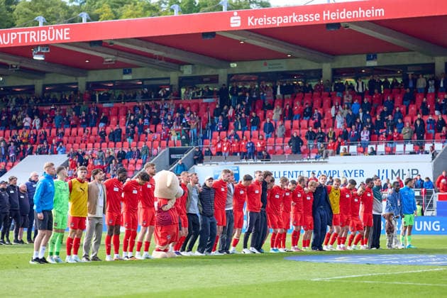 Disappointed Heidenheimer after the end of the match GER, 1 FC Heidenheimn vs FSV Mainz 05, Football, Men, 1 Bundesliga, Matchday 34, Season 2025 2026, 16 05 2026 DFL, DFB regulations prohibit any use of photographs as image sequences and or quasi video GER, 1 FC Heidenheimn vs FSV Mainz 05, Football, Men, 1 Bundesliga, Matchday 34, Season 2025 2026, 16 05 2026 Heidenheim Copyright: xEibner-Pressefoto GeraldxOelze-dexStoppanyx EP_ODS