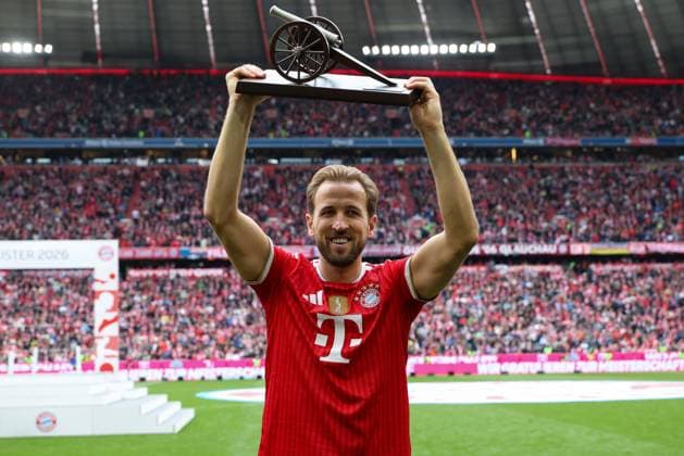 Harry Kane 9 FC Bayern Muenchen gets the Torjaegerkanone, FC Bayern Muenchen vs 1 FC Koeln, Fußball, 1 Bundesliga, 34 Spieltag, 16 05 2026 DFL DFB regulations prohibit any use of photographs as image sequences and or quasi video Muenchen Bayern Germany Copyright: xkolbert-press ChristianxKolbertx