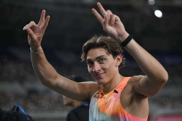 Wanda Diamond League 2026 - Shanghai Keqiao SHAOXING, CHINA - MAY 16: Armand Mondo Duplantis of Sweden celebrates his victory in the men s pole vault final during the Yangtze River Delta Athletics Diamond Gala, the Shanghai Keqiao leg and opening meeting of the 2026 Wanda Diamond League circuit, at the China Textile City Sports Center in Keqiao, Shaoxing, Zhejiang province, China, on May 16, 2026. Artur Widak Anadolu Shaoxing China. Editorial use only. Please get in touch for any other usage.  Copyright: x2026xAnadoluxArturxWidakx