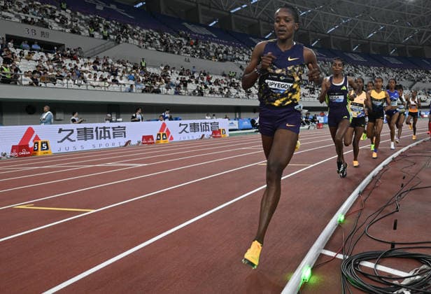 Wanda Diamond League 2026 - Shanghai Keqiao SHAOXING, CHINA - MAY 16: Faith Kipyegon of Kenya leads the pack as they compete in the women s 5000m race during the Yangtze River Delta Athletics Diamond Gala, the Shanghai Keqiao leg and opening meeting of the 2026 Wanda Diamond League circuit, at the China Textile City Sports Center in Keqiao, Shaoxing, Zhejiang province, China, on May 16, 2026. Artur Widak Anadolu Shaoxing China. Editorial use only. Please get in touch for any other usage.  Copyright: x2026xAnadoluxArturxWidakx