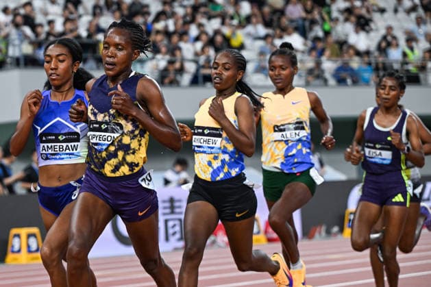 Wanda Diamond League 2026 - Shanghai Keqiao SHAOXING, CHINA - MAY 16: Likina Amebaw (L) of Ethiopia and Faith Kipyegon of Kenya lead during the women s 5000m race at the Yangtze River Delta Athletics Diamond Gala, the Shanghai Keqiao leg and opening meeting of the 2026 Wanda Diamond League circuit, at the China Textile City Sports Center in Keqiao, Shaoxing, Zhejiang province, China, on May 16, 2026. Artur Widak Anadolu Shaoxing China. Editorial use only. Please get in touch for any other usage.  Copyright: x2026xAnadoluxArturxWidakx
