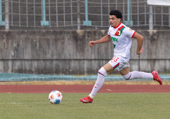 Aris Isa Malaj FC Augsburg II 33 plays the ball, FC Augsburg II vs FC Memmingen, Matchday 34, Season 2025 2026