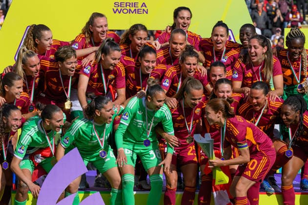 Manuela Giugliano of AS Roma holds the trophy as she celebrates with team mates the victory of the championship at the end of the women s Serie A 2025 2026 football match between AS Roma and Genoa CFC at Tre Fontane stadium in Rome (Italy), May 16, 2026. andreaxstaccioli