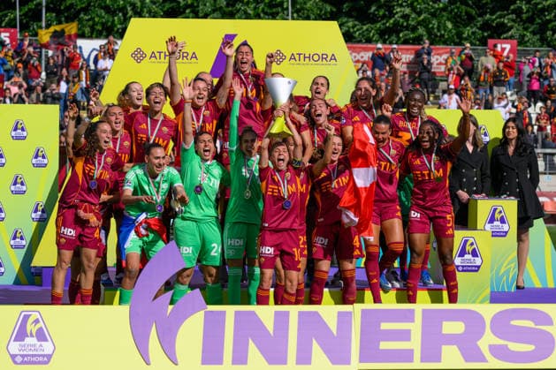 Manuela Giugliano of AS Roma lifts the trophy as she celebrates with team mates the victory of the championship at the end of the women s Serie A 2025 2026 football match between AS Roma and Genoa CFC at Tre Fontane stadium in Rome (Italy), May 16, 2026. andreaxstaccioli