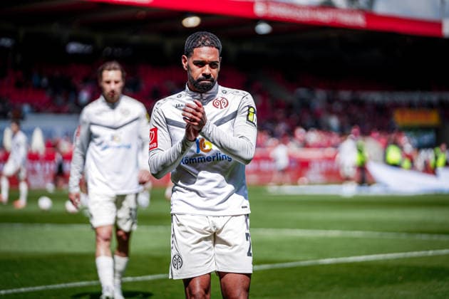 Germany Soccer 1 Bundesliga 2025 2026 , Matchday 34 1 FC Heidenheim vs 1 FSV Mainz 05 Voith Arena Heidenheim an der Brenz Phillipp Mwene 1 FSV Mainz 05, 2 Mimic, gesture, gesture Copyright: xBennetxLongx
