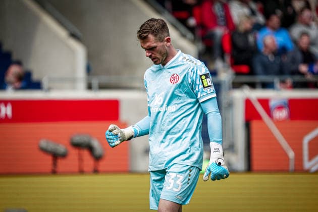 Germany Soccer 1 Bundesliga 2025 2026 , 34 Matchday 1 FC Heidenheim vs 1 FSV Mainz 05 Voith Arena Heidenheim an der Brenz Daniel Batz 1 FSV Mainz 05, 33 Facial expressions, gestures, cheers Copyright: xBennetxLongx