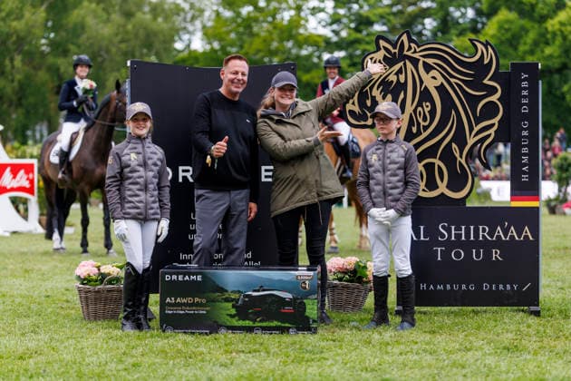 HAMBURG Al Shira aa 95 German Jumping and Dressage DERBY 2026, HAMBURG Al Shira aa 95 German Jumping and Dressage DERBY 2026 JAECKEL Heidi GROOM , SEMMLER Joerg DREAME Special award Dream for the groom Prize giving ceremony LONGINES Grand Prix of Hamburg Al Shira aa CSI5 Tour CSI5 Int jumping competition with jump off 1,60m Hamburg, Jenischpark, Derby Park Klein Flottbek 16 May 2026