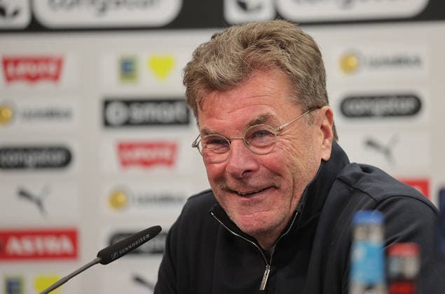 Trainer Dieter Hecking (VfL Wolfsburg) Fussball, 1.BL, Saison 2025 2026, Herren, FC St.Pauli gegen VfL Wolfsburg, 34.Spieltag , 1-3 Wolfsburg damit in der Relegation und St Pauli ist abgestiegen DFL REGULATIONS PROHIBIT ANY USE OF PHOTOGRAPHS AS IMAGE SEQUENCES AND OR QUASI-VIDEO. *** Coach Dieter Hecking VfL Wolfsburg Football, 1 BL, Season 2025 2026, Men, FC St Pauli vs VfL Wolfsburg, 34 Matchday , 1 3 Wolfsburg thus in the relegation and St Pauli is relegated DFL REGULATIONS PROHIBIT ANY USE OF PHOTOGRAPHS AS IMAGE SEQUENCES AND OR QUASI VIDEO