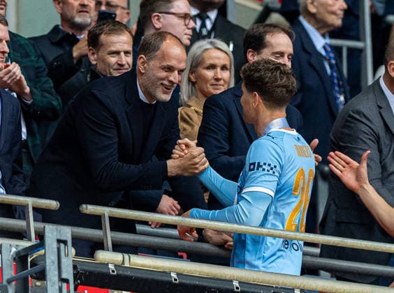 Football - FA Cup - Semi-Final - Chelsea FC v Manchester City FC LONDON, ENGLAND - Saturday, May 16, 2026: England manager Thomas Tuchel congratulates Manchester City s John Stones after the FA Cup Final between Chelsea FC and Manchester City FC at Wembley Stadium. Man City won 1-0. (Photo by Ian Stephen Propaganda) LONDON Wembley Stadium GREATER LONDON ENGLAND  Copyright: xDavidxRawcliffex P2026-05-16-FA_Cup_Final-76