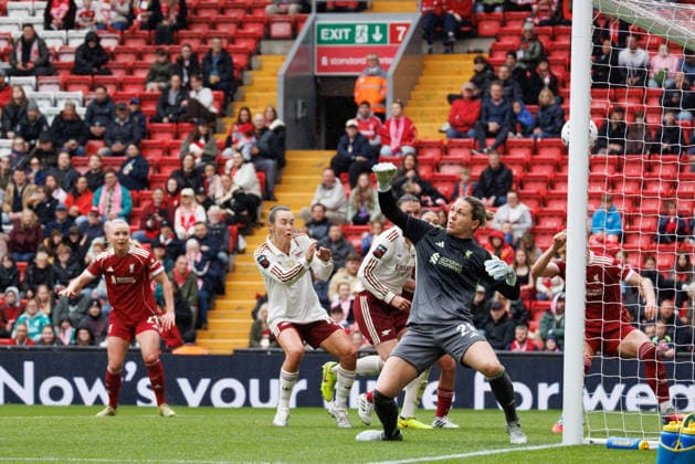 Liverpool FC Women v Arsenal Women at Anfield Caitlin Foord of Arsenal Women sends the ball goalwards during the Barclays Women™s Super League match against Liverpool FC Women at Anfield in Liverpool, England, on May 16, 2026., Credit:Victoria Cropper Vicky Pearson Avalon UK, Merseyside, Liverpool, Anfield  Copyright: xVictoriaxCropperx xVickyxPearsonx xAvalonx 1099523782