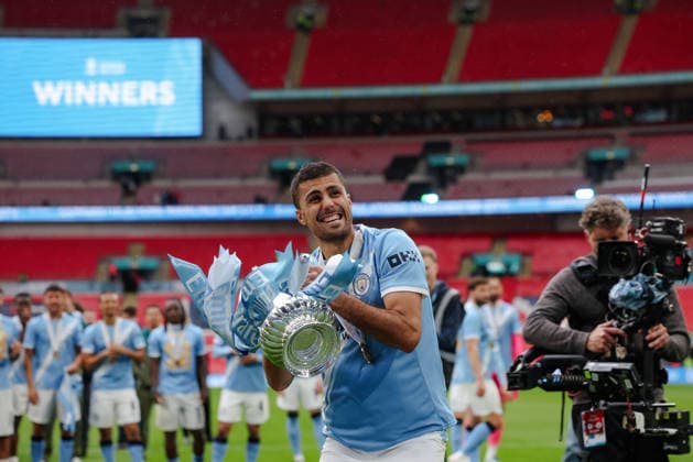 FA Cup Final Chelsea v Manchester City Wembley Stadium 16.05.2026 Rodri of Manchester City celebrates with the cup at the end FA Cup Final Chelsea v Manchester City Wembley Stadium 16.05.2026 Times Photographer Bradley Ormesher.  Copyright: xBradleyxOrmesherx NINTCHDBPICT001081322125