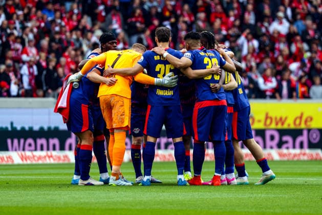 Freiburg, Germany 16 May 2026 1 BL 2025 2026 Sp 34 SC Freiburg v RB Leipzig In the picture RB Leipzig players form a team circle to close ranks DFL regulations prohibit any use of photographs as image sequences and or quasi video Europa Park Stadion Baden Württemberg Copyright: xFotostandx xHettichx
