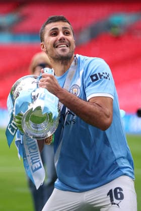 Chelsea v Manchester City - Emirates FA Cup Final Rodri of Manchester City celebrates with Trophy after winning the Emirates FA Cup Final match between Chelsea and Manchester City on May 16, 2026 in London, England. WARNING! This Photograph May Only Be Used For Newspaper And Or Magazine Editorial Purposes. May Not Be Used For Publications Involving 1 player, 1 Club Or 1 Competition Without Written Authorisation From Football DataCo Ltd. For Any Queries, Please Contact Football DataCo Ltd on +44 (0) 207 864 9121 London Wembley Stadium England United Kingdom Copyright: xAllstarxPicturexLibraryxLtdx