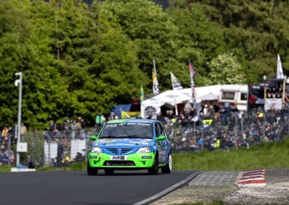 NÜRBURG - Ollis Garage Racing with the Dacia Logan during the 24 Hours of Nürburgring, at the German circuit in the Eifel. Verstappen alternates the wheel with Austrian Lucas Auer, Andorran Jules Gounon, and Spaniard Daniel Juncadella. SANDER KONING ANP xVIxANPxSportx xxANPxIVx 558468437 originalFilename: 558468437.jpg