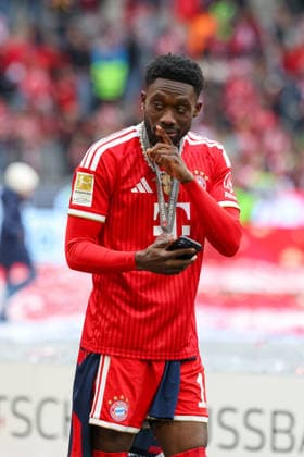 Alphonso Davies FC Bayern Muenchen, 19 at the championship celebration of FC Bayern Muenchen in the Allianz Arena, GER, FC Bayern Muenchen vs 1 FC Koeln, Football, Bundesliga, Matchday 34, Season 2025 2026, 16 05 2026, DFL DFB REGULATIONS PROHIBIT ANY USE OF PHOTOGRAPHS as IMAGE SEQUENCES and or QUASI VIDEO, GER, FC Bayern Muenchen vs 1 FC Koeln, Football, Bundesliga, Matchday 34, Season 2025 2026, 16 05 2026 Muenchen Copyright: xEibner-Pressefoto JennixMaulx EP_JML
