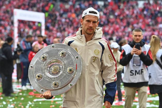 Leon GORETZKA Bayern Muenchen with the Meisterschale,Schale,Pokal,Cup,Trophaee Football 1 Bundesliga Season 2025 2026, 34 Matchday, Matchday34 FC Bayern Muenchen 1 FC Koeln on 16 05 2026 , A L L I A N Z A R E N A