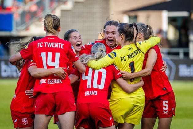 ROTTERDAM , 16-05-2026 , Het Kasteel , Season 2025 2026, Dutch Eurojackpot KNVB beker vrouwen football , match between FC Twente and PSV (cup final women) , picture shows celebration Twente Twente - PSV (cup final women)  x203737591x Copyright: