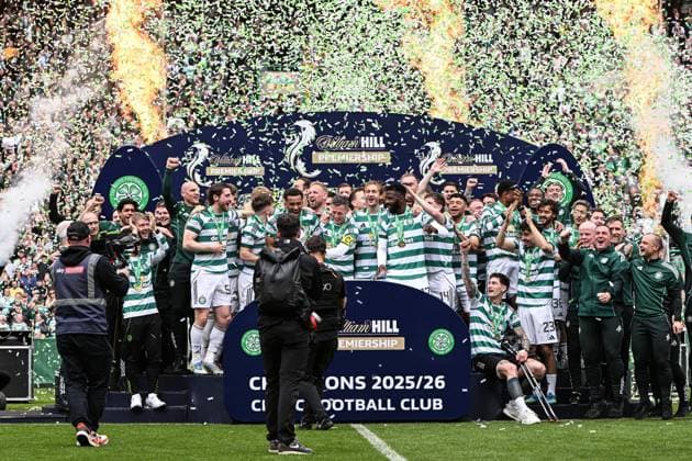 Celtic v Heart of Midlothian William Hill Premiership Team of Celtic lift the William Hill Premiership trophy during the William Hill Premiership match at Celtic Park, Glasgow 16 05 2026 UK Newspapers OUT Copyright: xJamiexJohnstonx FIL-23440-0164