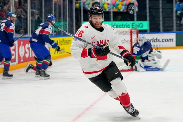 FRIBOURG, SWITZERLAND MAY 16 Connor Brown of Canada in action during the 2026 IIHF Ice Hockey World Championship Switzerland game between Italy and Canada at BCF Arena on May 16, 2026 in Fribourg, Fribourg Fribourg BCF Arena Fribourg Switzerland Copyright: xJustPictures.ch JarixPestelaccix jp-en-EuSpIm-JP6_JAR_Italy_Canada_16May2026_00113