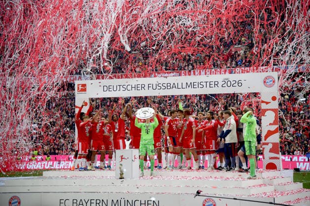 16 05 2026, xemx, Soccer 1 Bundesliga, FC Bayern Muenchen 1 FC Köln v l jubilation, joy about winning the championship Jonas Urbig FC Bayern Muenchen DFL DFB REGULATIONS PROHIBIT ANY USE OF PHOTOGRAPHS as IMAGE SEQUENCES and or QUASI VIDEO Muenchen