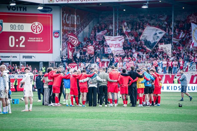 Germany Soccer 1 Bundesliga 2025 2026 , Matchday 34 1 FC Heidenheim vs 1 FSV Mainz 05 Voith Arena Heidenheim an der Brenz Team, after the match Copyright: xBennetxLongx