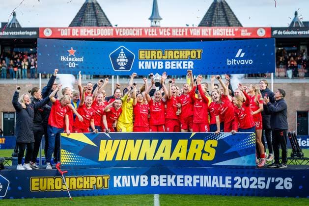 ROTTERDAM , 16-05-2026 , Het Kasteel , Season 2025 2026, Dutch Eurojackpot KNVB beker vrouwen football , match between FC Twente and PSV (cup final women) , picture shows celebration Twente Twente - PSV (cup final women)  x203738344x Copyright: