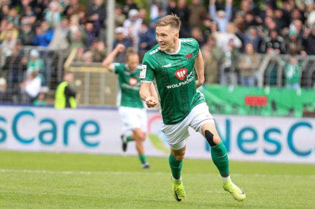 16 05 2026, Soccer, Men, Third League, 38 Matchday 3 League Season 2025 2026 FC Schweinfurt 05 FC Erzgebirge Aue Sebastian Müller FC Schweinfurt 05, 37 cheers after his goal to 1 0, single picture Schweinfurt Riedel Bau Arena in Sachs Stadio Bayern Unterfranken Germany