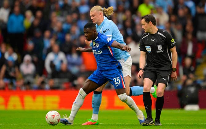 Chelsea v Manchester City, London, UK - 16 May 2025 Moises Caicedo of Chelsea challenges for the ball with Erling Haaland of Manchester City during the FA Cup Final match between Chelsea and Manchester City on 16th May 2026 at Wembley Stadium, London London Wembley Stadium London GBR Copyright: xFrankiexOKeeffe PPAUKx PPA-275226