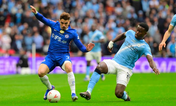 Chelsea v Manchester City, London, UK - 16 May 2025 Pedro Neto of Chelsea challenges for the ball with Marc Guehi of Manchester City during the FA Cup Final match between Chelsea and Manchester City on 16th May 2026 at Wembley Stadium, London London Wembley Stadium London GBR Copyright: xFrankiexOKeeffe PPAUKx PPA-275231
