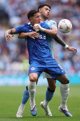 FA-Cup-Finale 2026 16. Mai 2026, London Emirates FA-Cup-Finale Chelsea gegen Manchester City Enzo Fernandez von Chelsea und Matheus Nunes von Manchester City Foto Charlotte Wilson Abseits London UK  Copyright: xCharlottexWilsonx xOffsidexOffside
