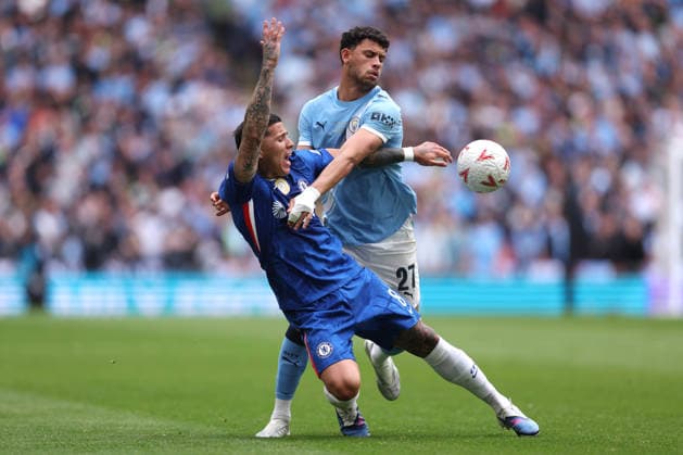 FA-Cup-Finale 2026 16. Mai 2026, London Emirates FA-Cup-Finale Chelsea gegen Manchester City Enzo Fernandez von Chelsea und Matheus Nunes von Manchester City Foto Charlotte Wilson Abseits London UK  Copyright: xCharlottexWilsonx xOffsidexOffside