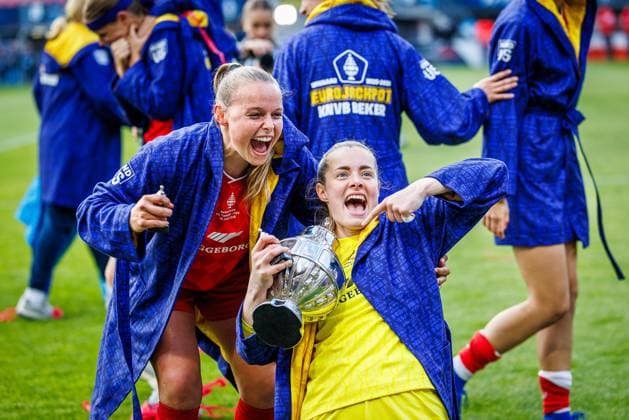 ROTTERDAM , 16-05-2026 , Het Kasteel , Season 2025 2026, Dutch Eurojackpot KNVB beker vrouwen football , match between FC Twente and PSV (cup final women) , picture shows celebration Twente FC Twente player Diede Lemey Twente - PSV (cup final women)  x203738724x Copyright:
