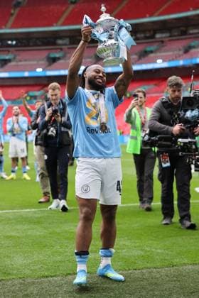 Chelsea v Manchester City. Antoine Semenyo of Manchester City with the trophy at the end of the FA Cup Final Chelsea v Manchester City. Football. The Emirates FA Cup Final. Wembley Stadium, London, UK. 16 MAY 2026Wembley Wembley Stadium LONDON United Kingdom EDITORIAL USE ONLY No use with unauthorised audio, video, data, fixture lists, club league logos or live services. Online in-match use limited to 120 images, no video emulation. No use in betting, games or single club league player publications.  Copyright: xJASONPIX Shutterstockx 16878747cy