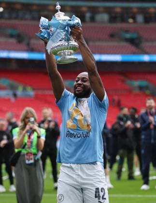 . - Chelsea v Manchester City, The Emirates FA Cup Final 2026, Wembley Stadium, London, England, 16th May 2026. Daniel Weir Crystal Pix Antoine Semenyo of Manchester City holds aloft The Emirates FA Cup Trophy in celebration after winning the 2026 FA Cup Final. - Chelsea v Manchester City, The Emirates FA Cup Final 2026, Wembley Stadium, London, England, 16th May 2026. Daniel Weir Crystal Pix London Wembley Stadium England Copyright: xDanielxWeirx CP_Chelsea_Manchester_City_160526_DW41